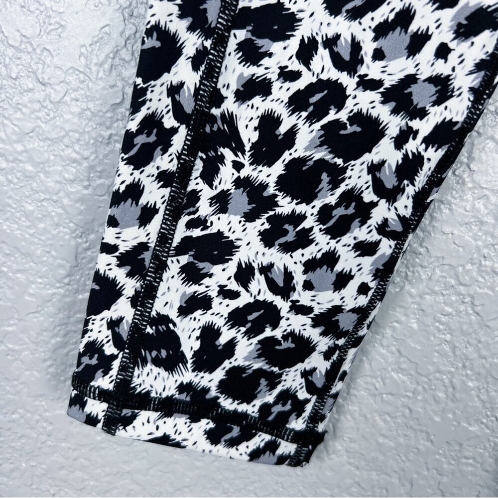 ZYIA Snow Leopard Pocket Brilliant Hi-Rise 7/8 Leggings 8-10 - Black White Gray - Picture 4 of 9
